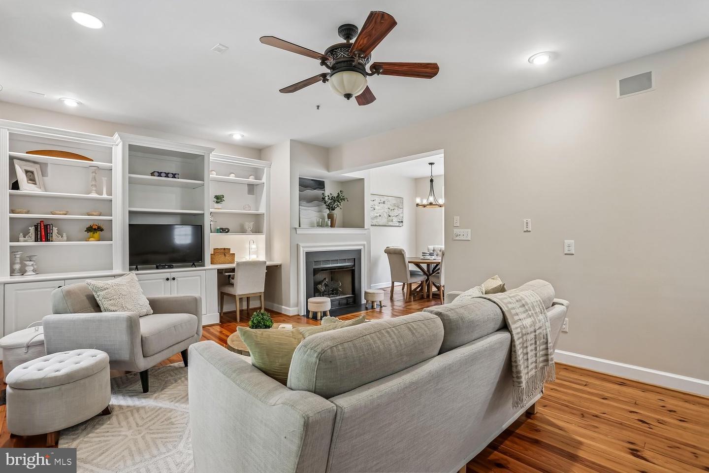 246 Hart Mews Property Photo 4