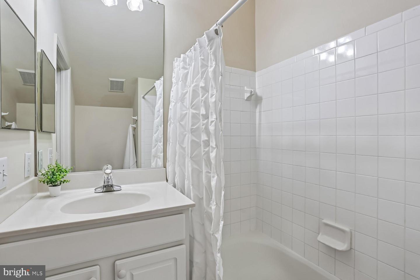 246 Hart Mews Property Photo 39
