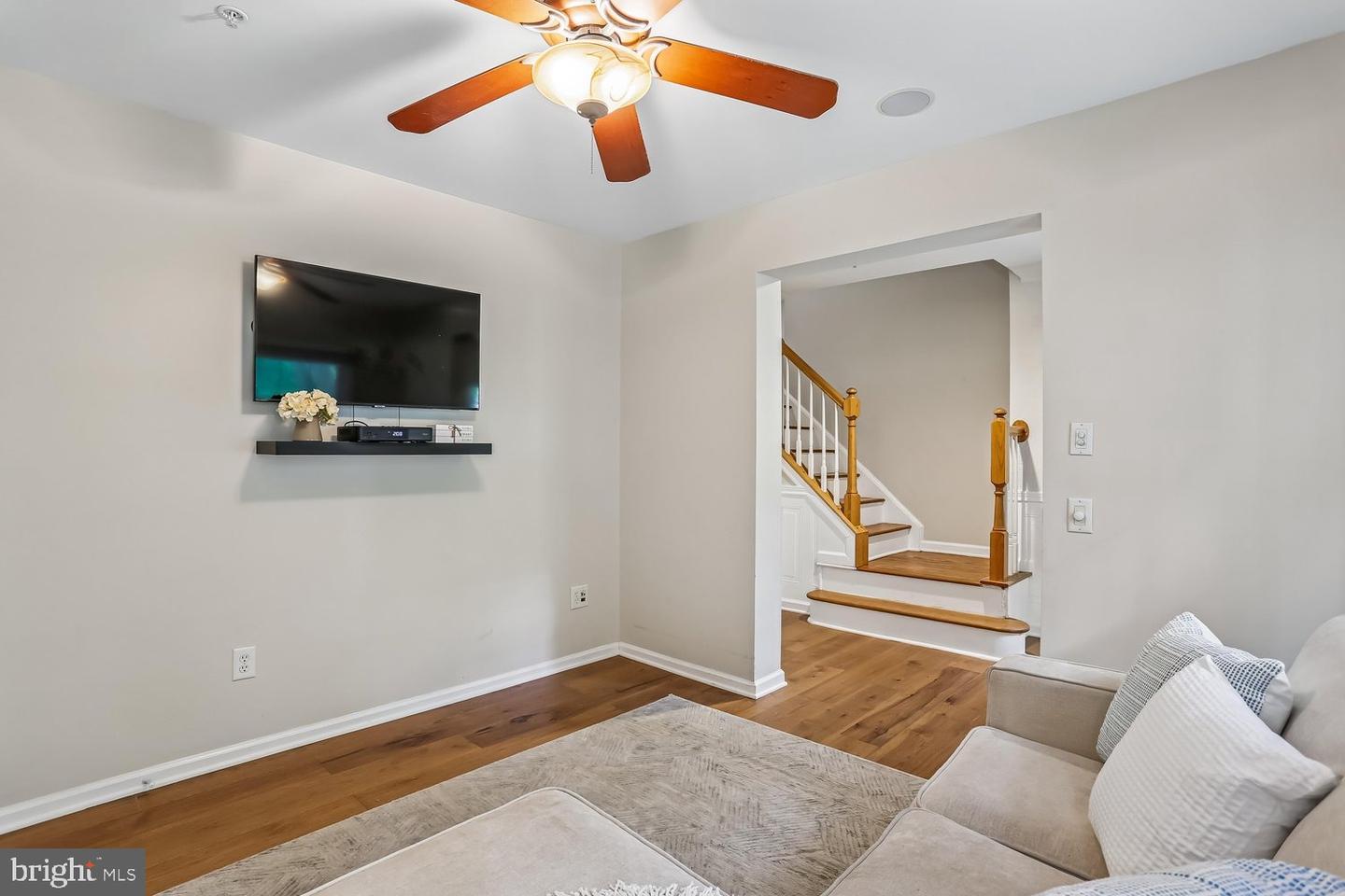 246 Hart Mews Property Photo 41