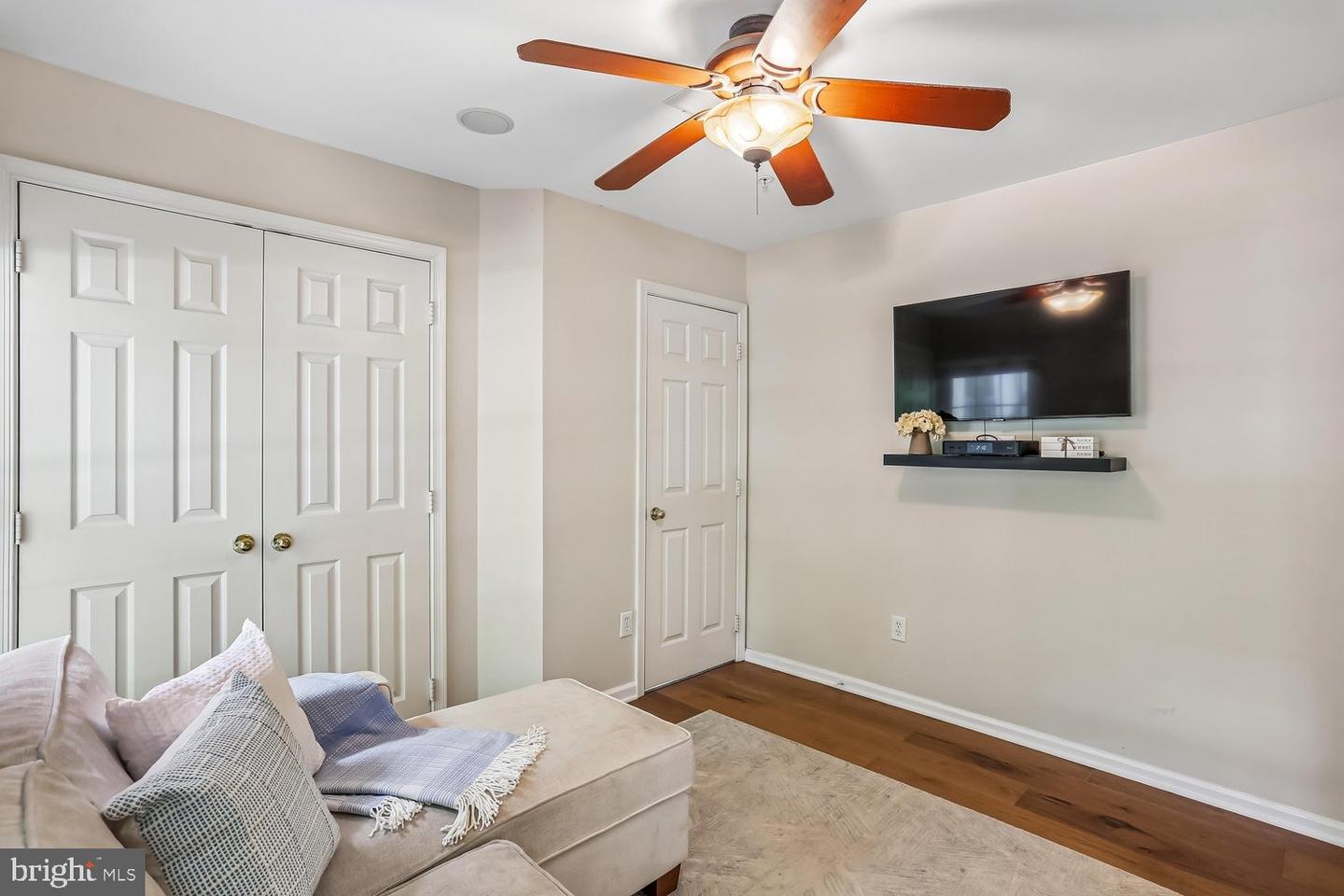 246 Hart Mews Property Photo 44
