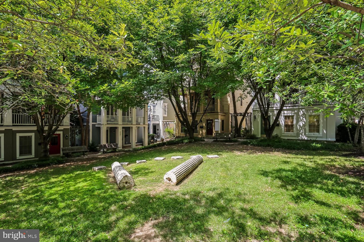 246 Hart Mews Property Photo 45