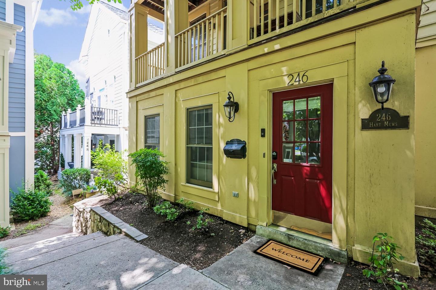 246 Hart Mews Property Photo 46