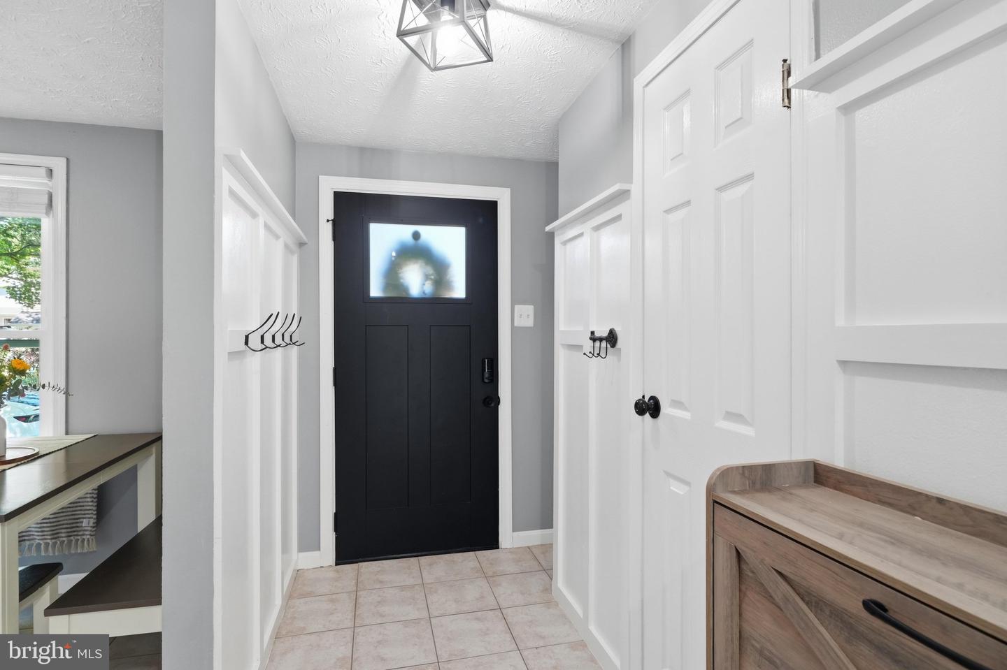 7402 Tarfside Ln Property Photo 2