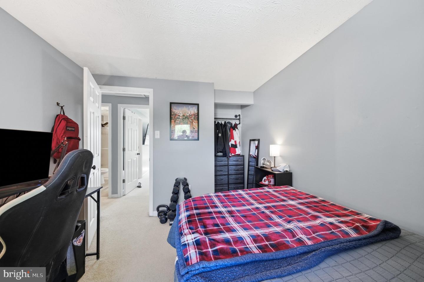 7402 Tarfside Ln Property Photo 20
