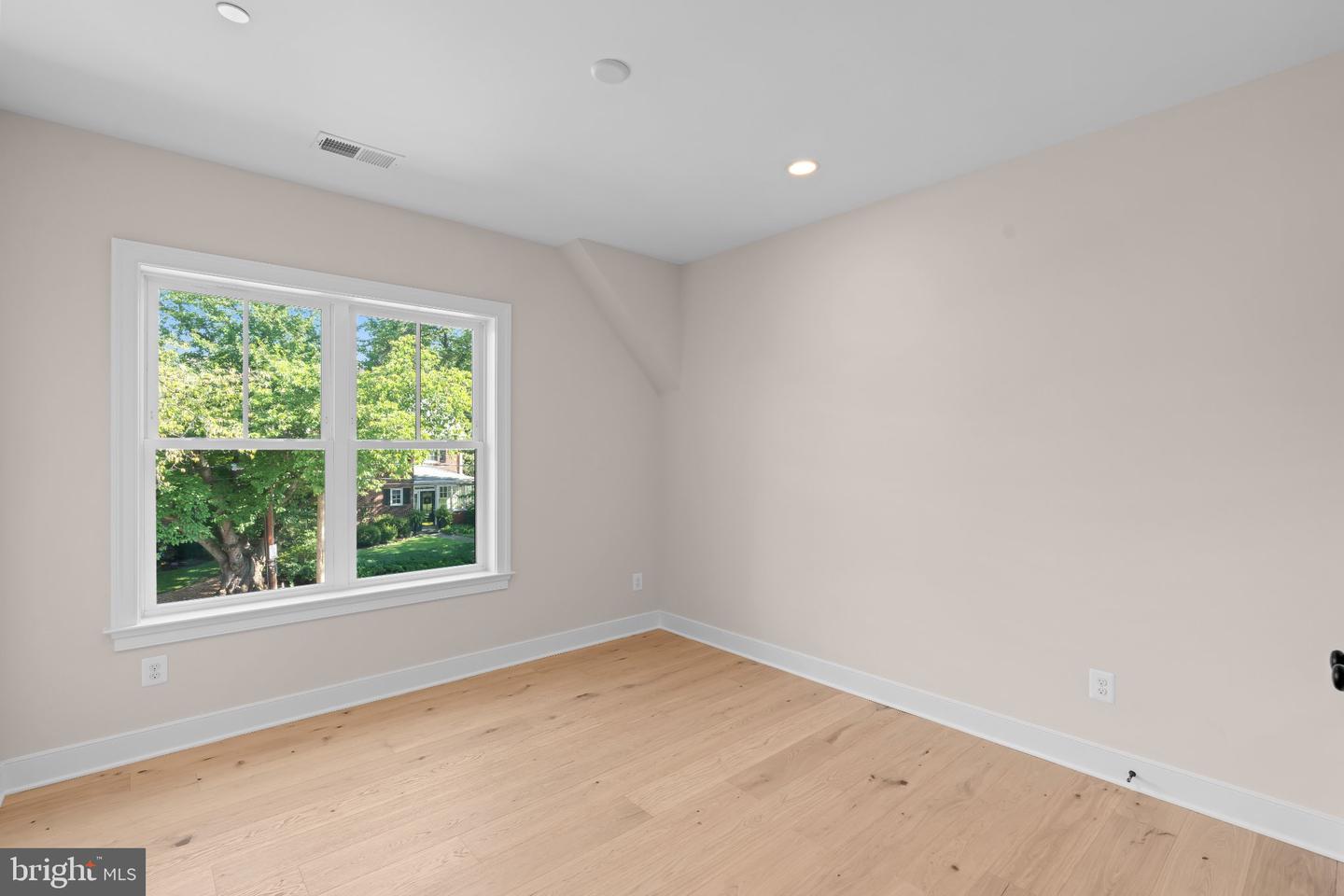 5104 Fairglen Ln Property Photo 48
