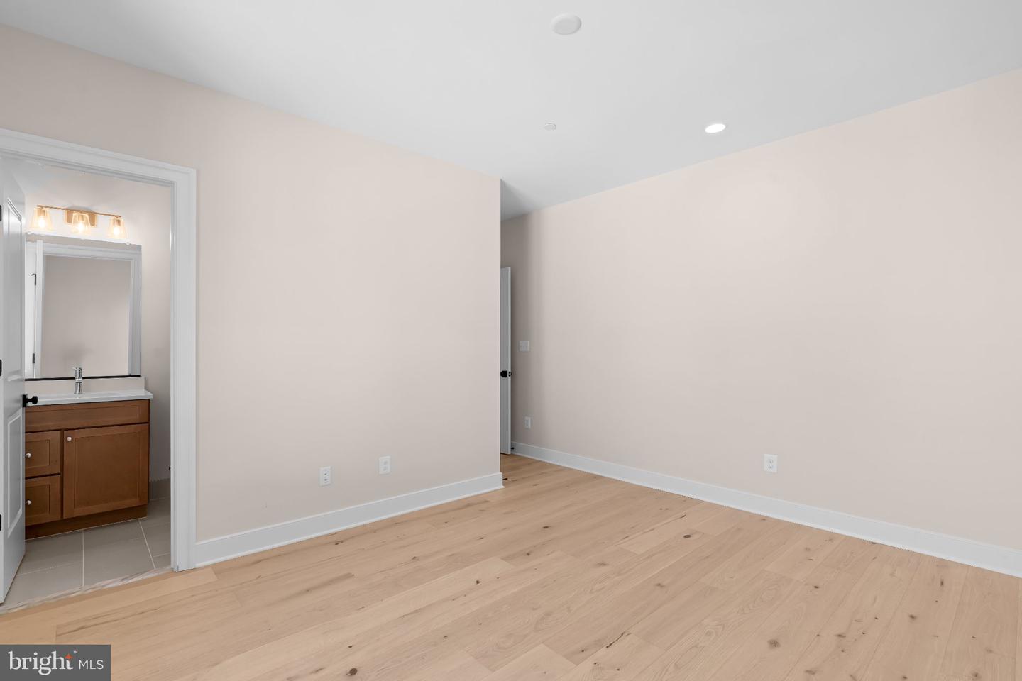 5104 Fairglen Ln Property Photo 54
