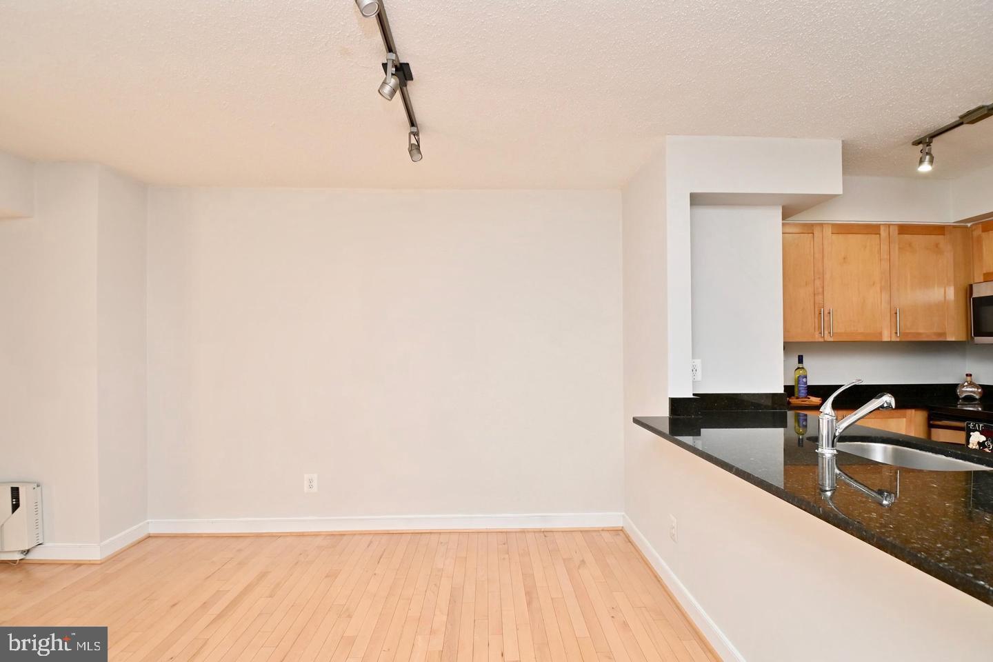 7500 Woodmont Ave #s712 Property Photo 14