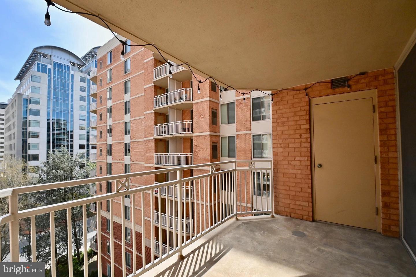 7500 Woodmont Ave #s712 Property Photo 22