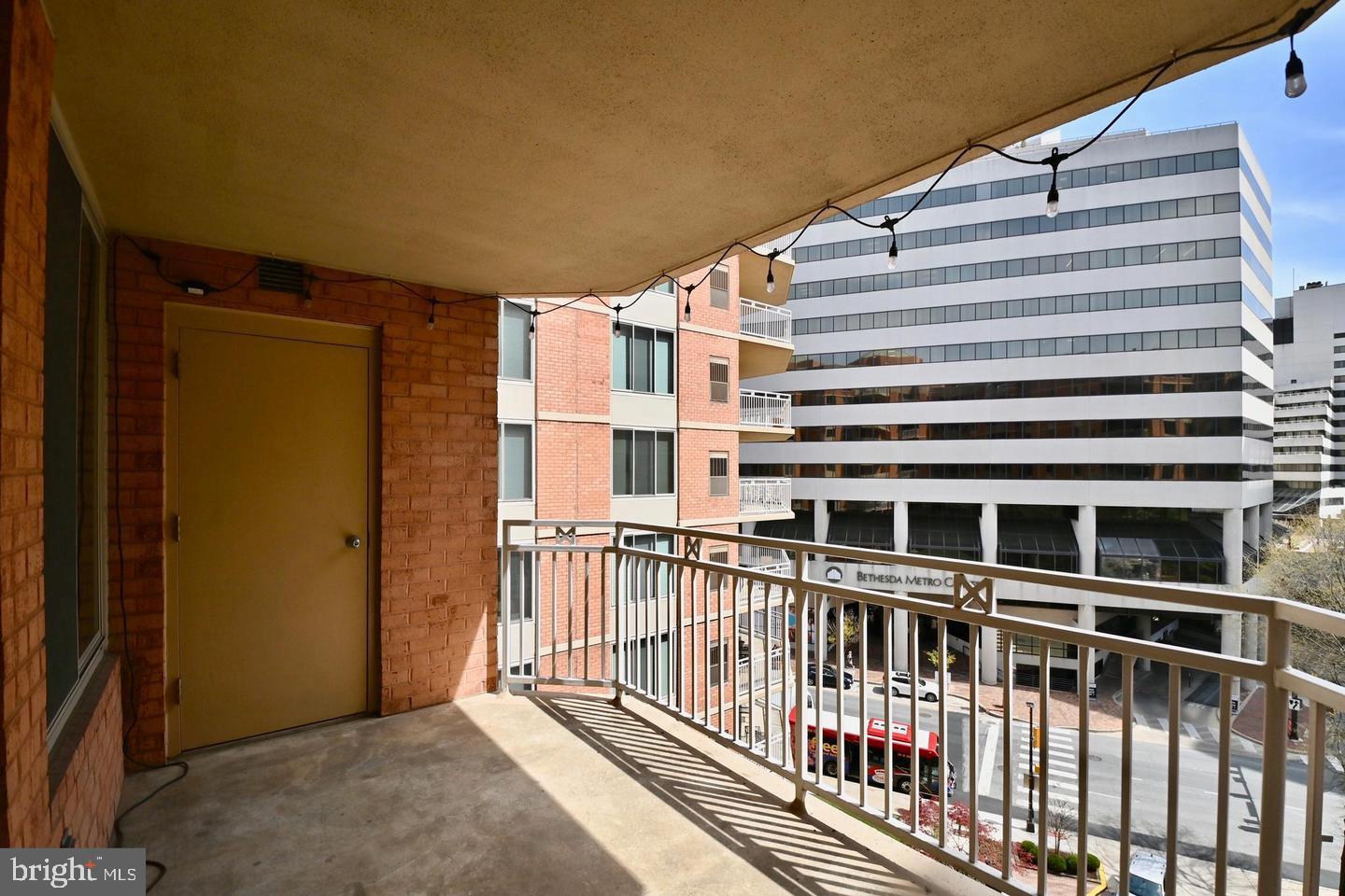 7500 Woodmont Ave #s712 Property Photo 23