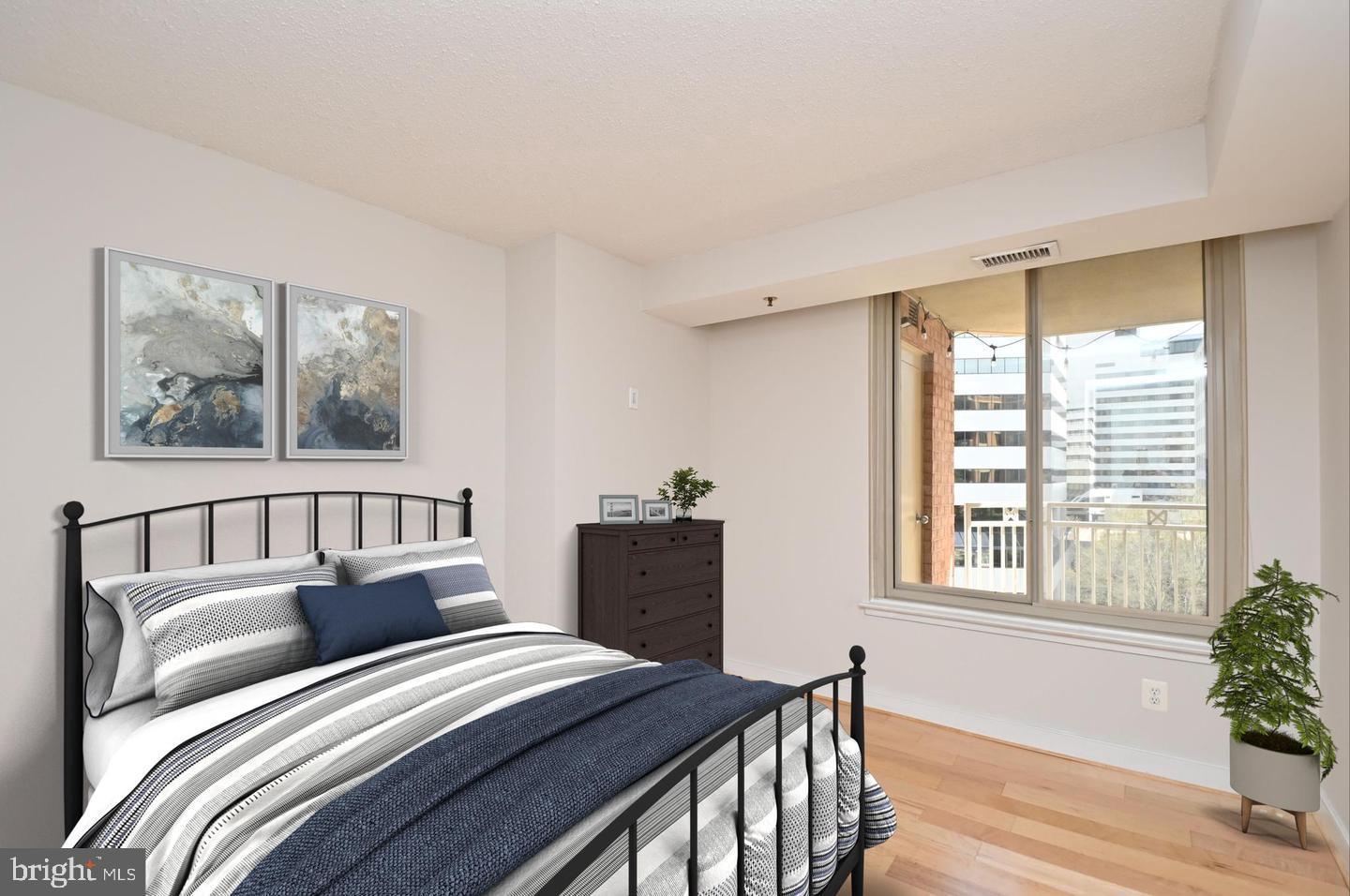 7500 Woodmont Ave #s712 Property Photo 28
