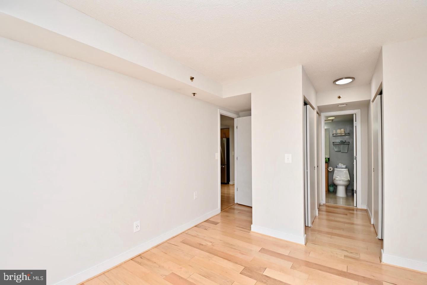 7500 Woodmont Ave #s712 Property Photo 30