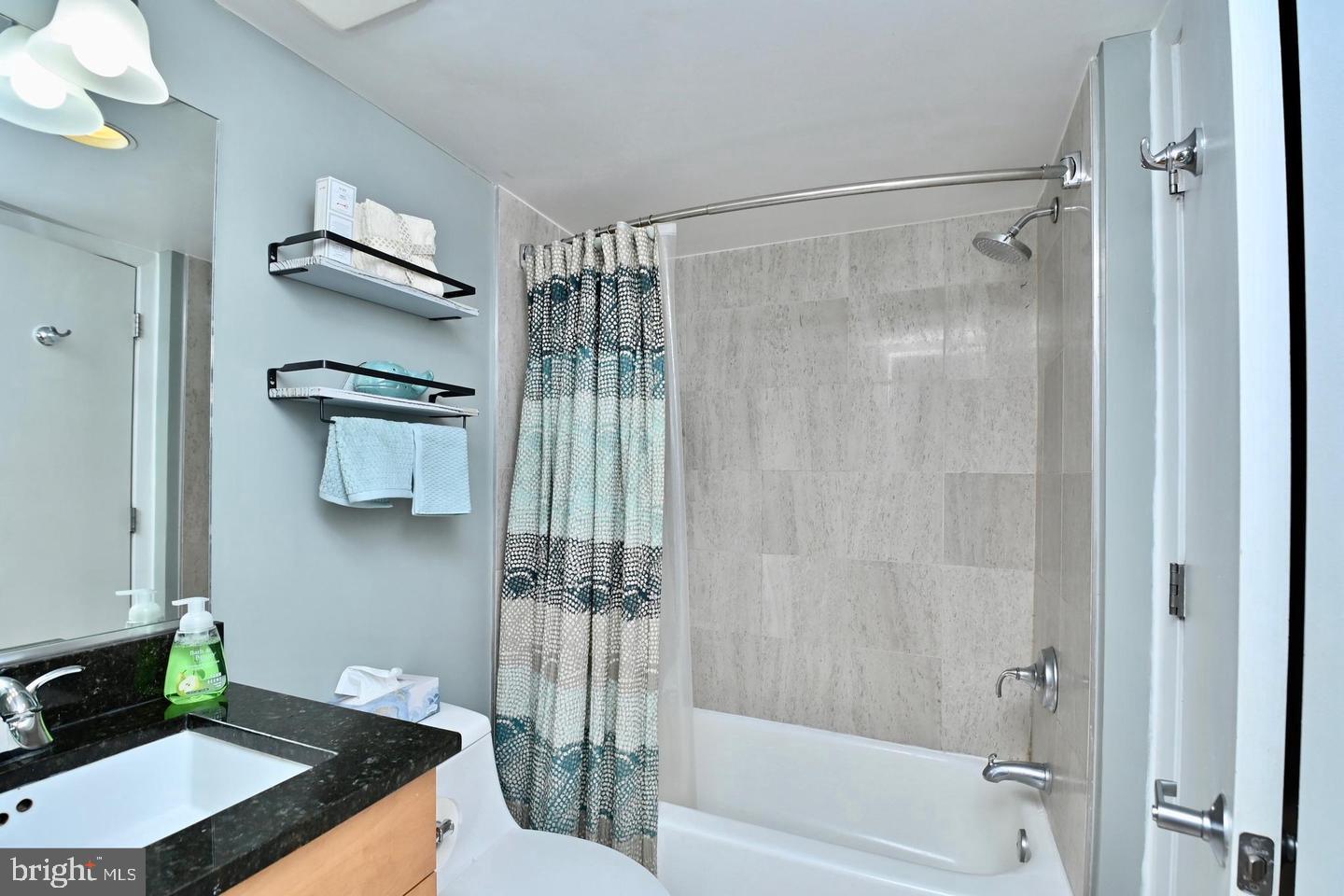 7500 Woodmont Ave #s712 Property Photo 32