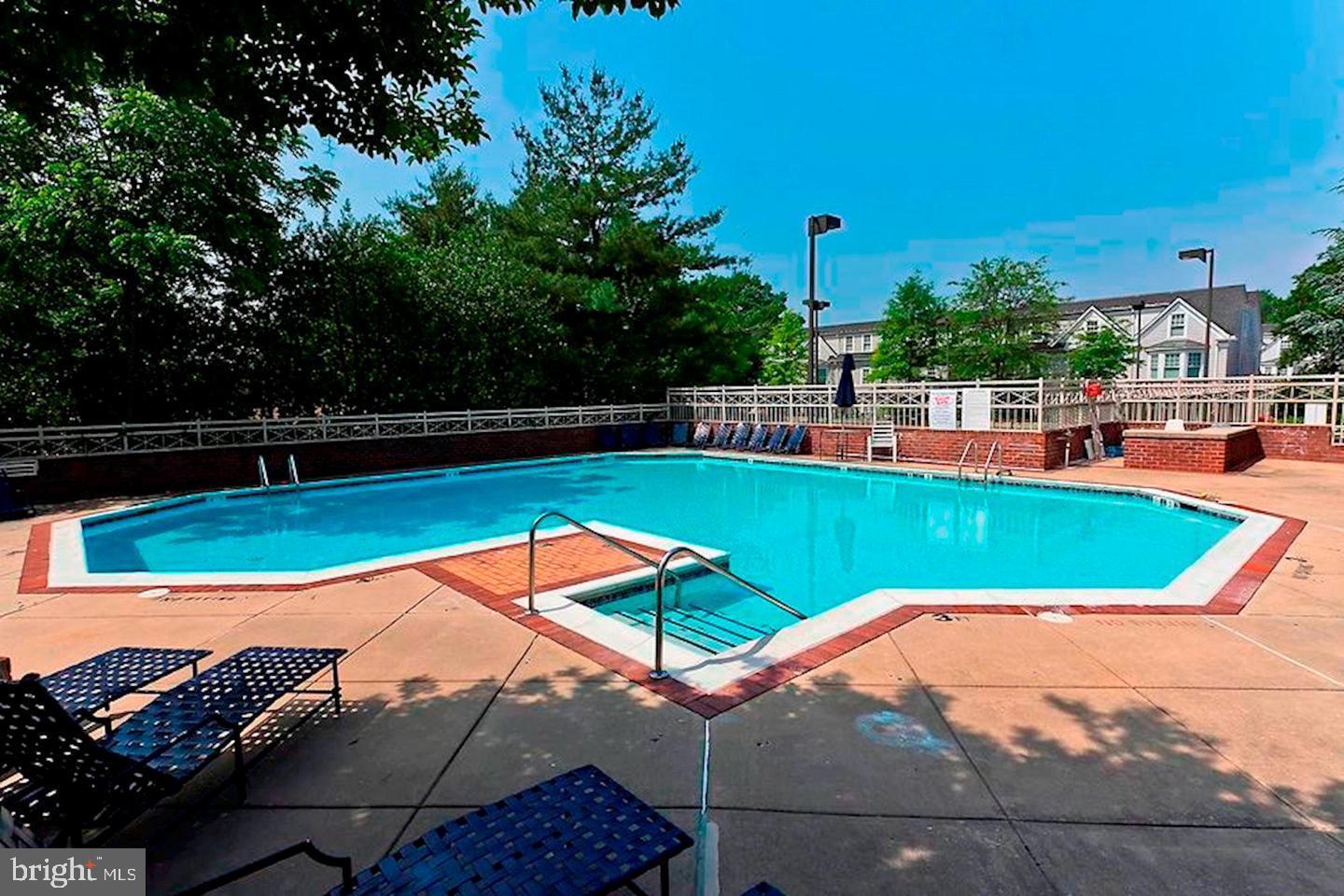 7500 Woodmont Ave #s712 Property Photo 41