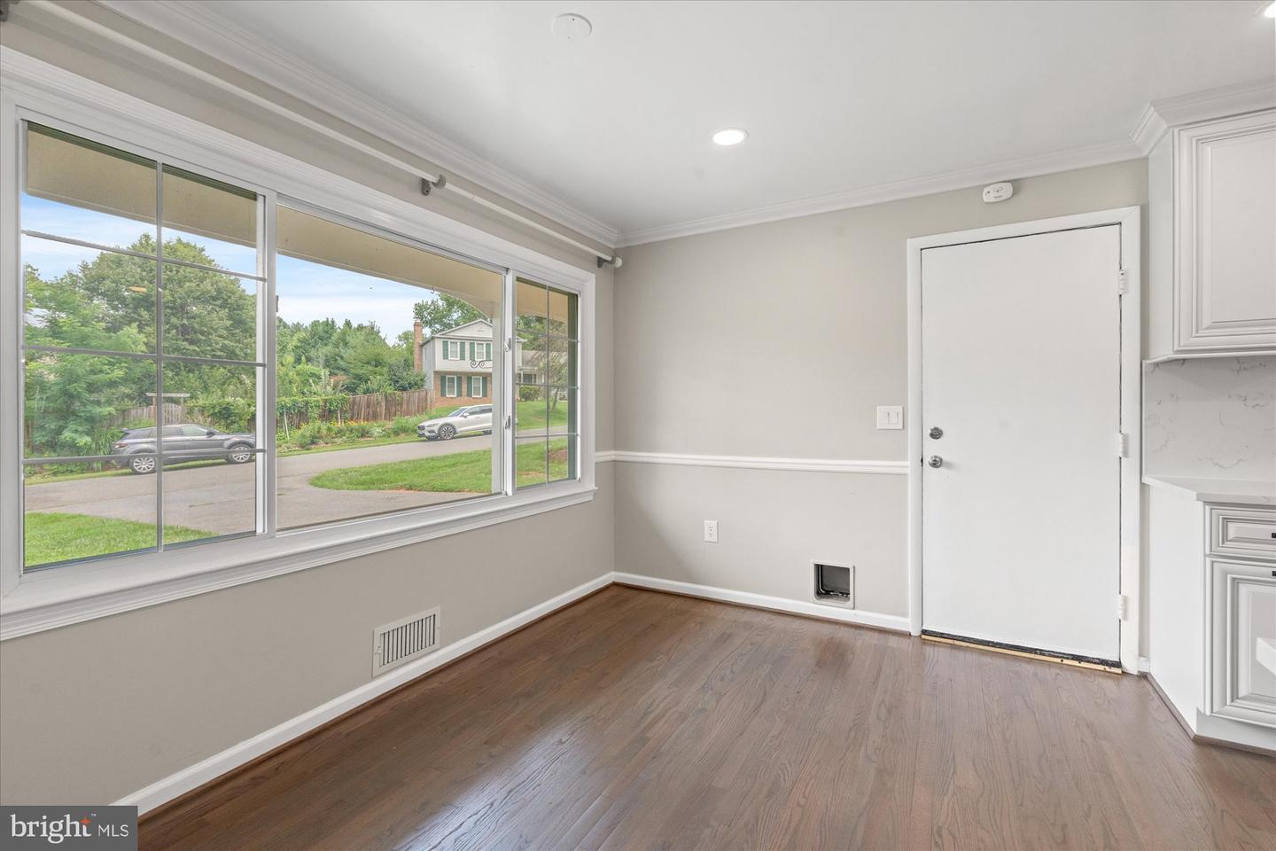 12028 Apple Knoll Ct Property Photo 3