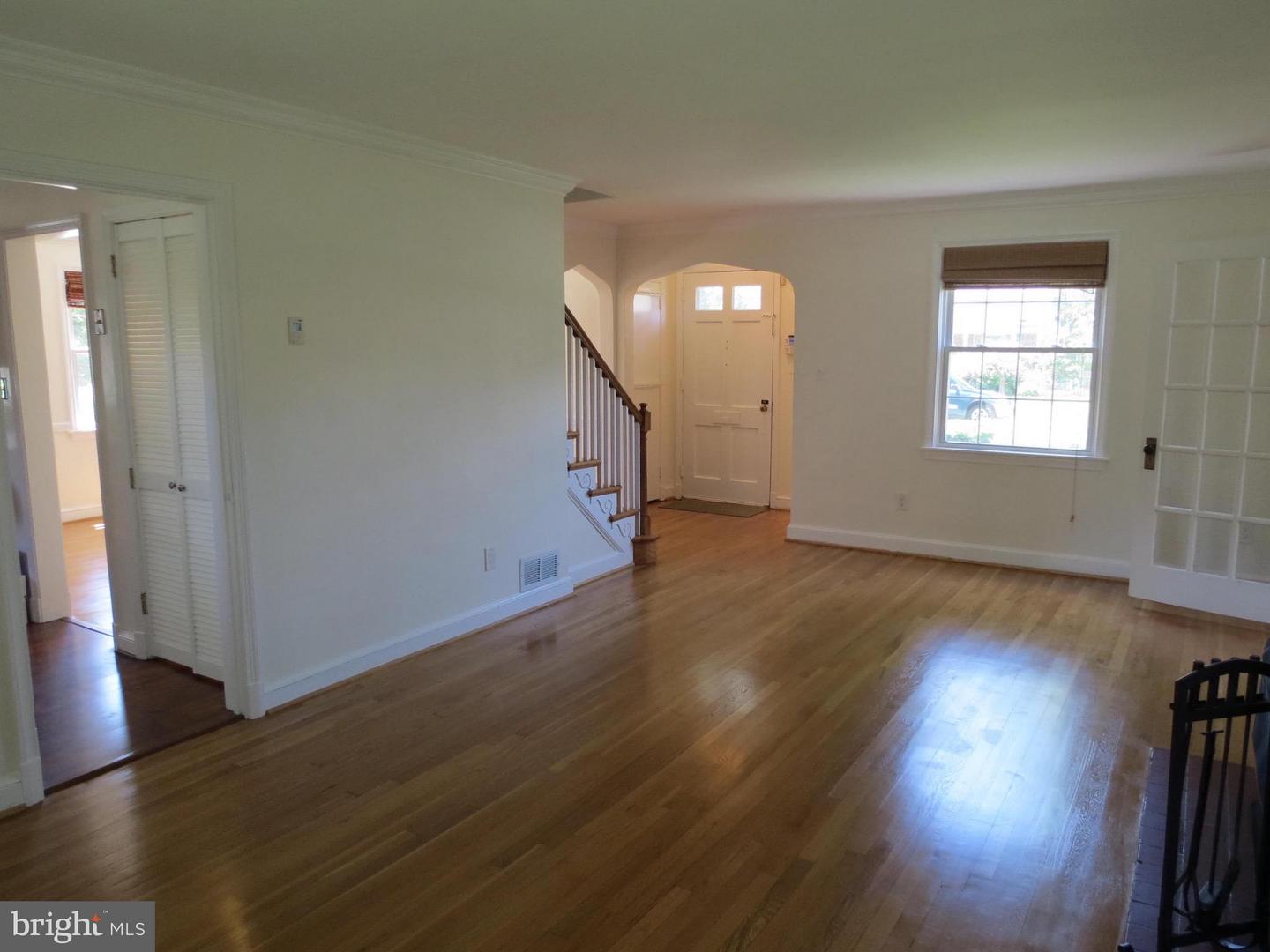 9603 Evergreen St Property Photo 5