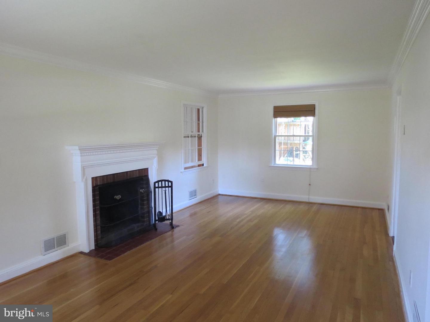 9603 Evergreen St Property Photo 6