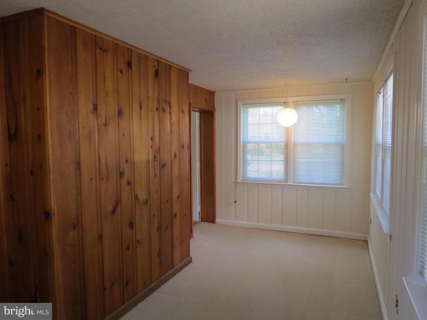 9603 Evergreen St Property Photo 7