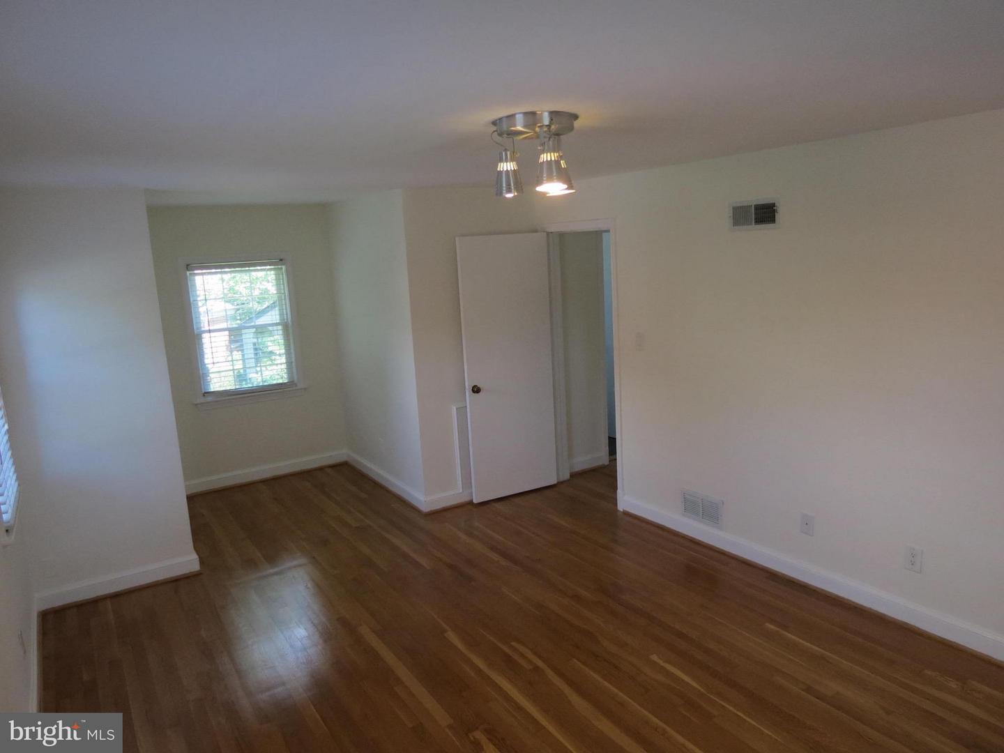 9603 Evergreen St Property Photo 10