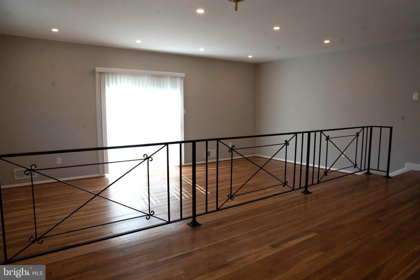 14117 London Ln Property Photo 9