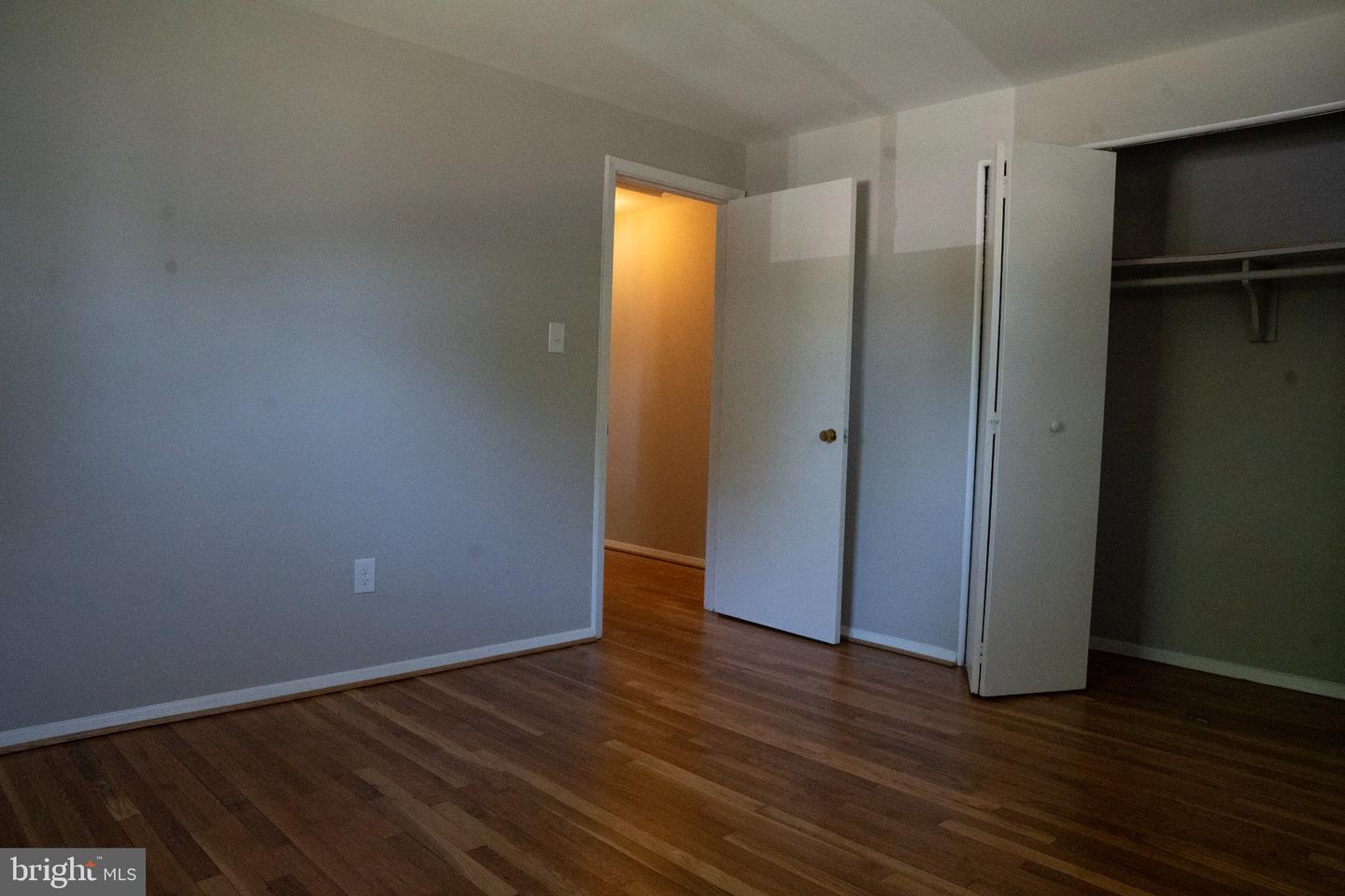 14117 London Ln Property Photo 13
