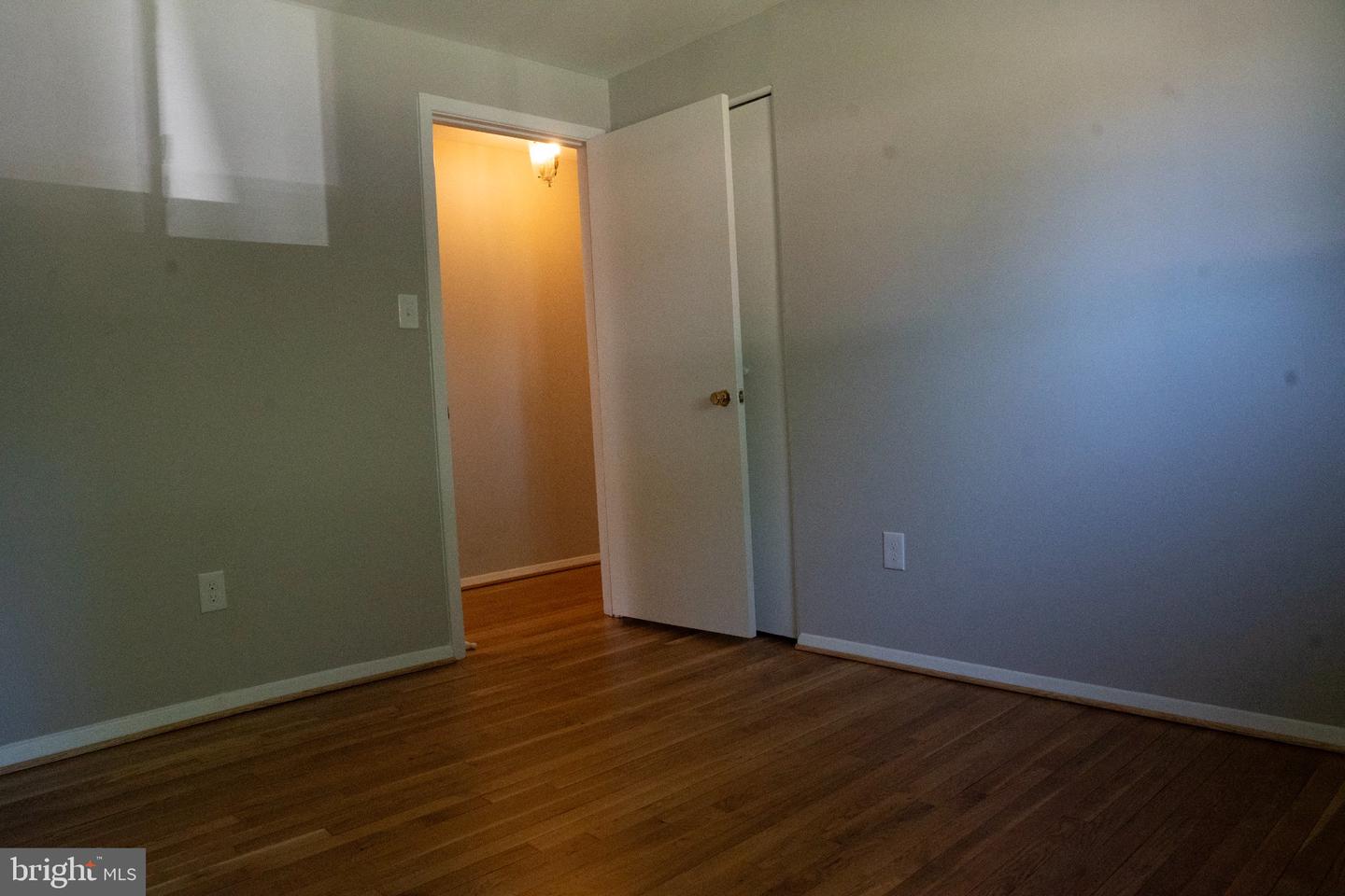 14117 London Ln Property Photo 15