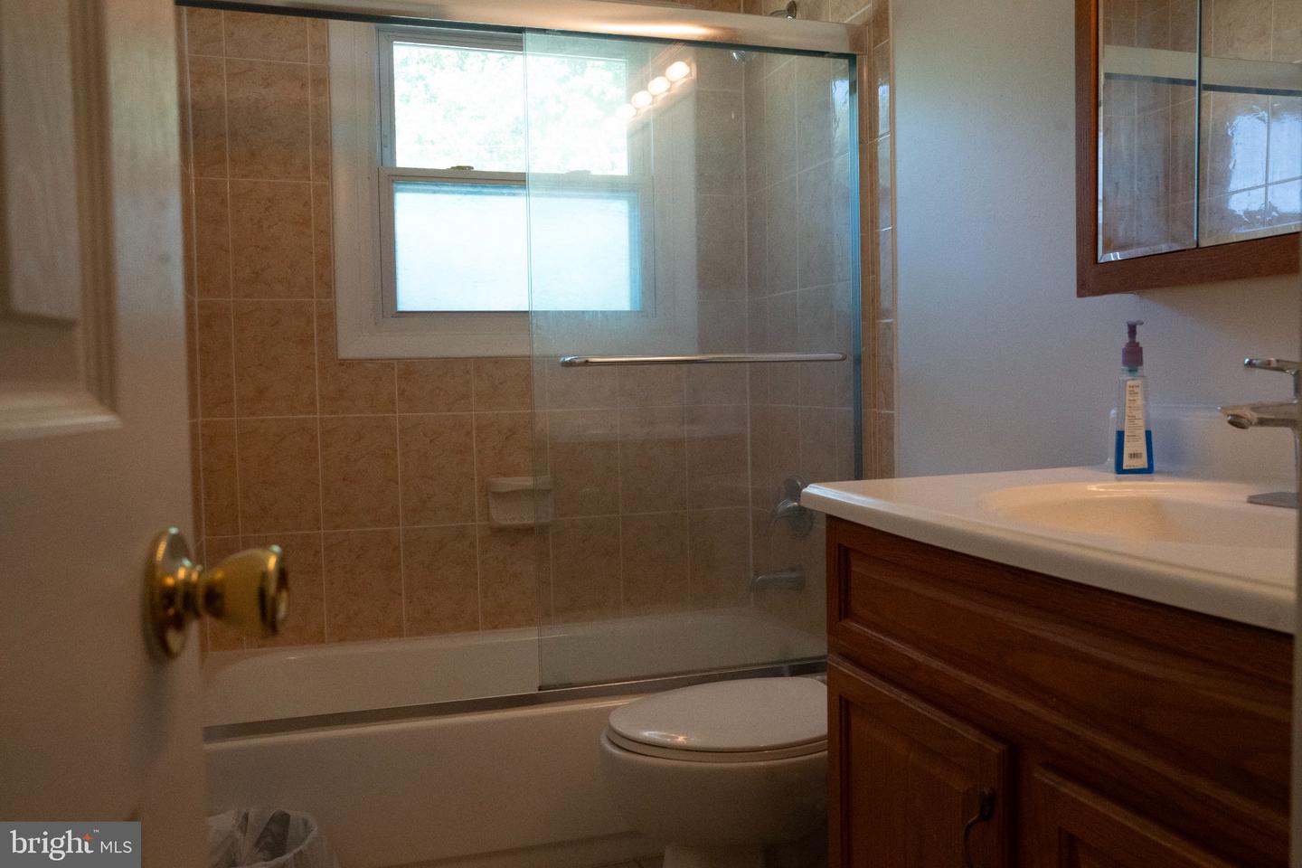 14117 London Ln Property Photo 17