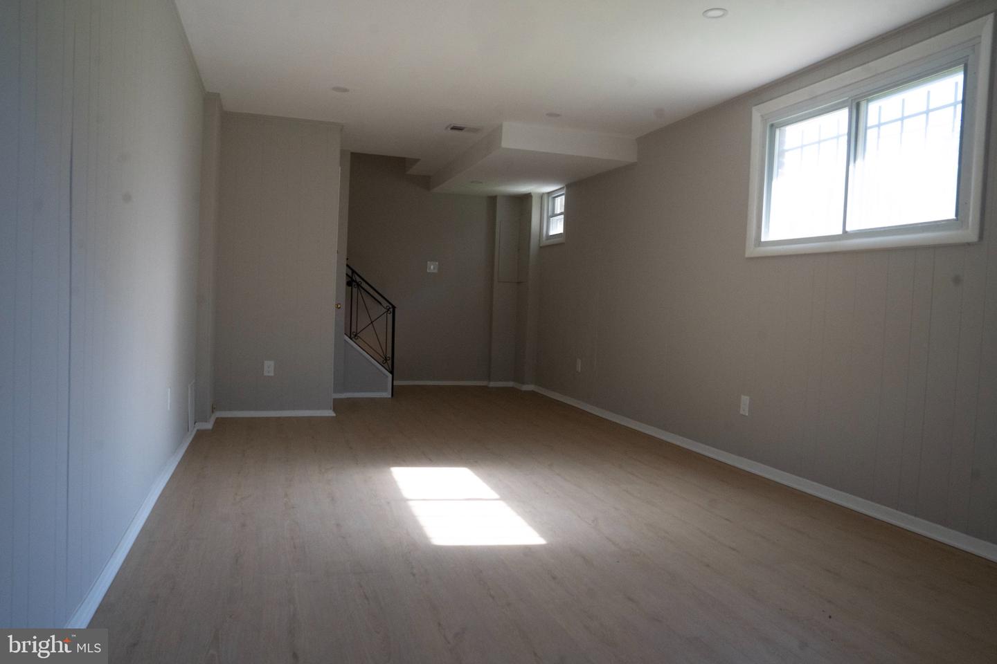 14117 London Ln Property Photo 18