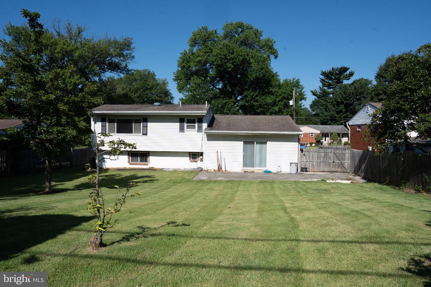 14117 London Ln Property Photo 20