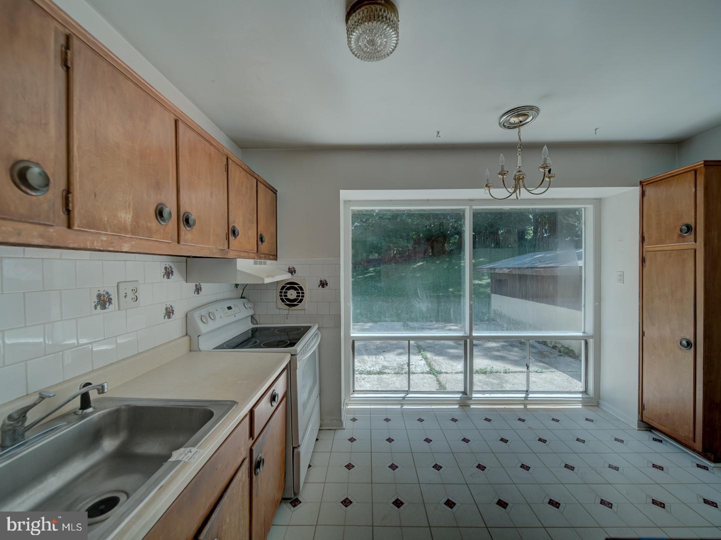 12715 Barbara Rd Property Photo 18