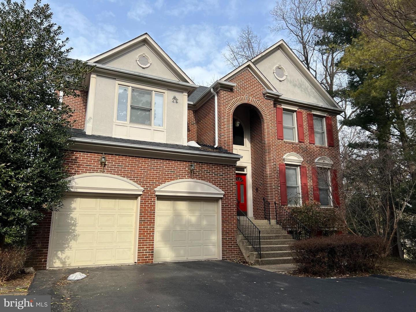 9425 SPRUCE TREE CIR Property Photo 1