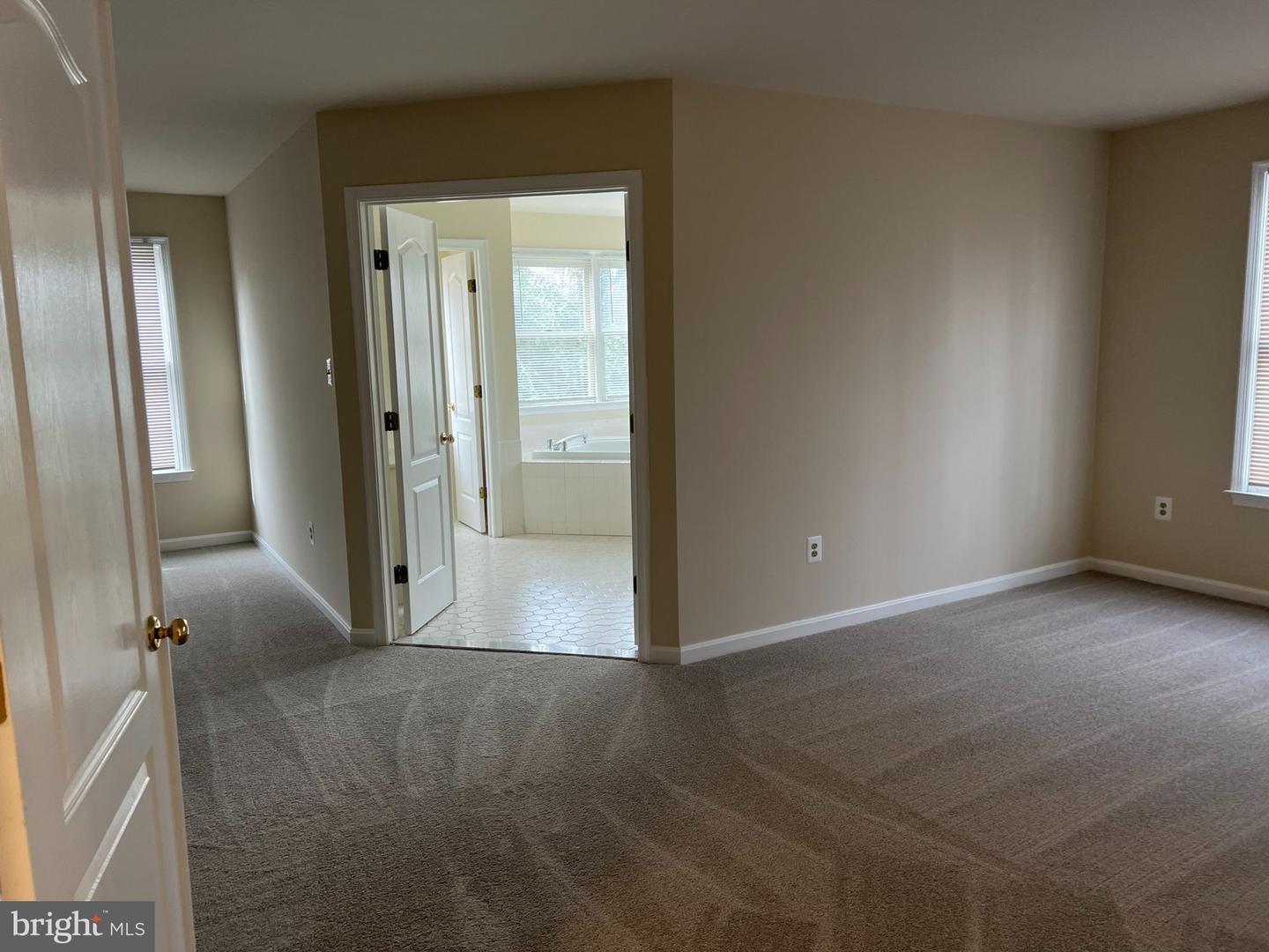 9425 Spruce Tree Cir Property Photo 7
