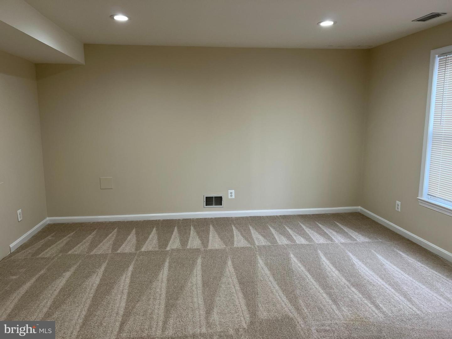 9425 Spruce Tree Cir Property Photo 25