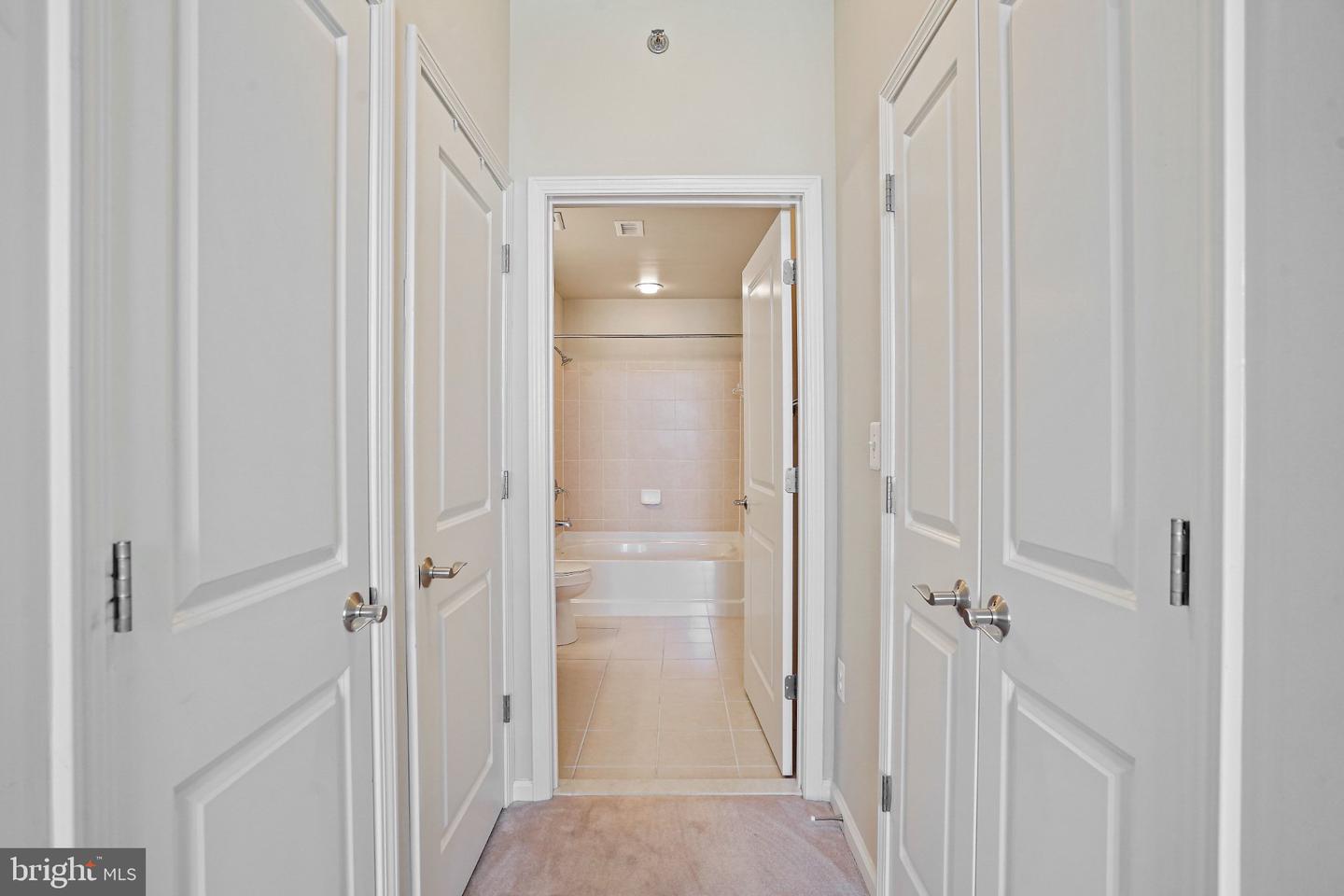 11700 Old Georgetown Rd #1002 Property Photo 12
