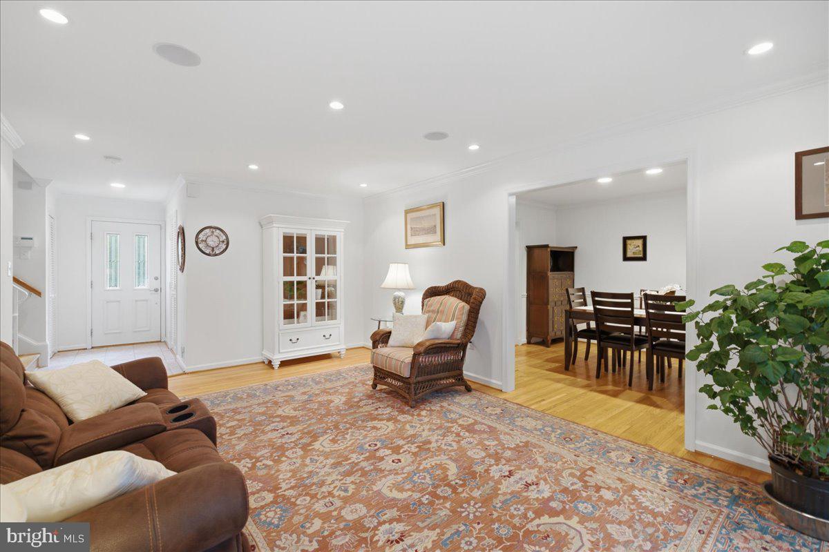8906 Transue Dr Property Photo 4