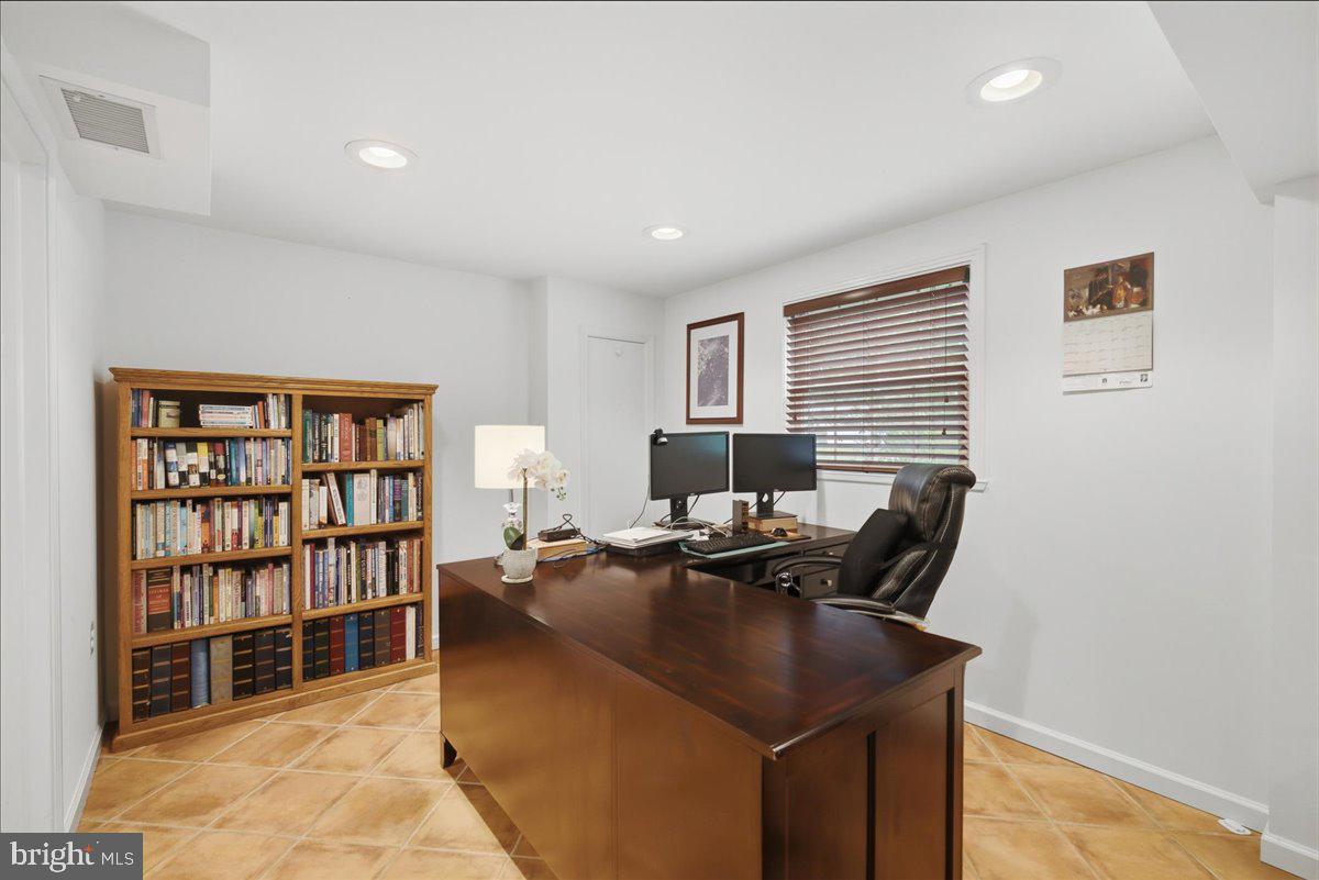 8906 Transue Dr Property Photo 17