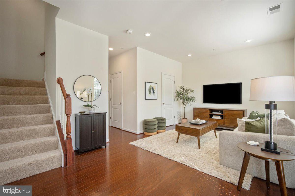 13233 Guilford Run Ln Property Photo 2