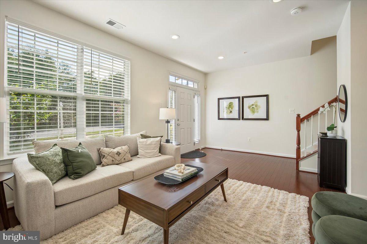 13233 Guilford Run Ln Property Photo 5