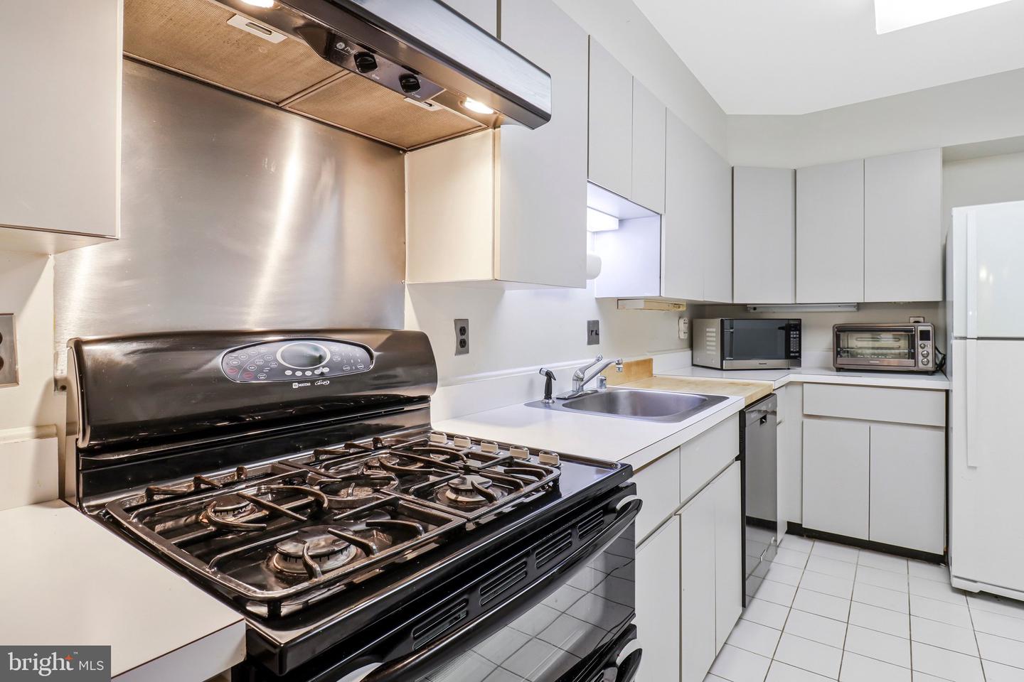 4620 N Park Ave #e-ph-6 Property Photo 16