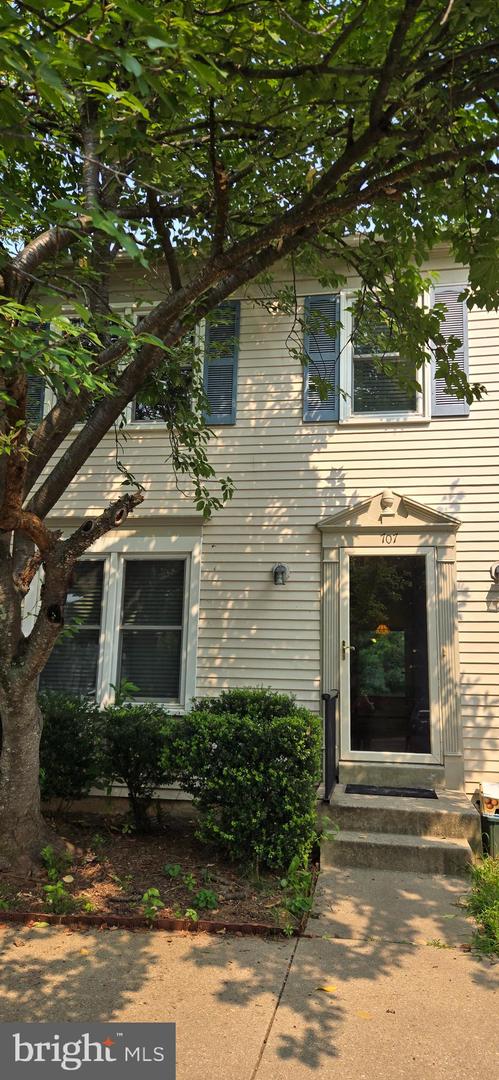 707 Curry Ford Ln Property Photo 1