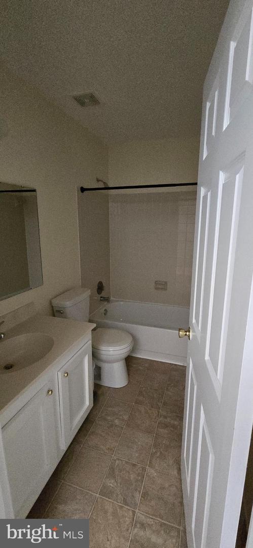 707 Curry Ford Ln Property Photo 16
