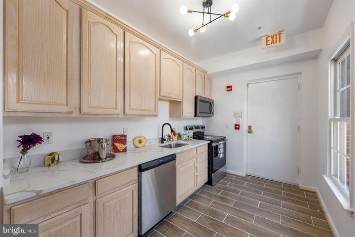 232 Main St #4 Property Photo 3