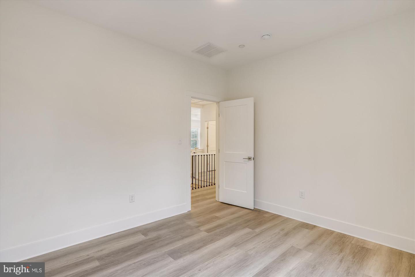 MDMC2249032 Property Photo 40