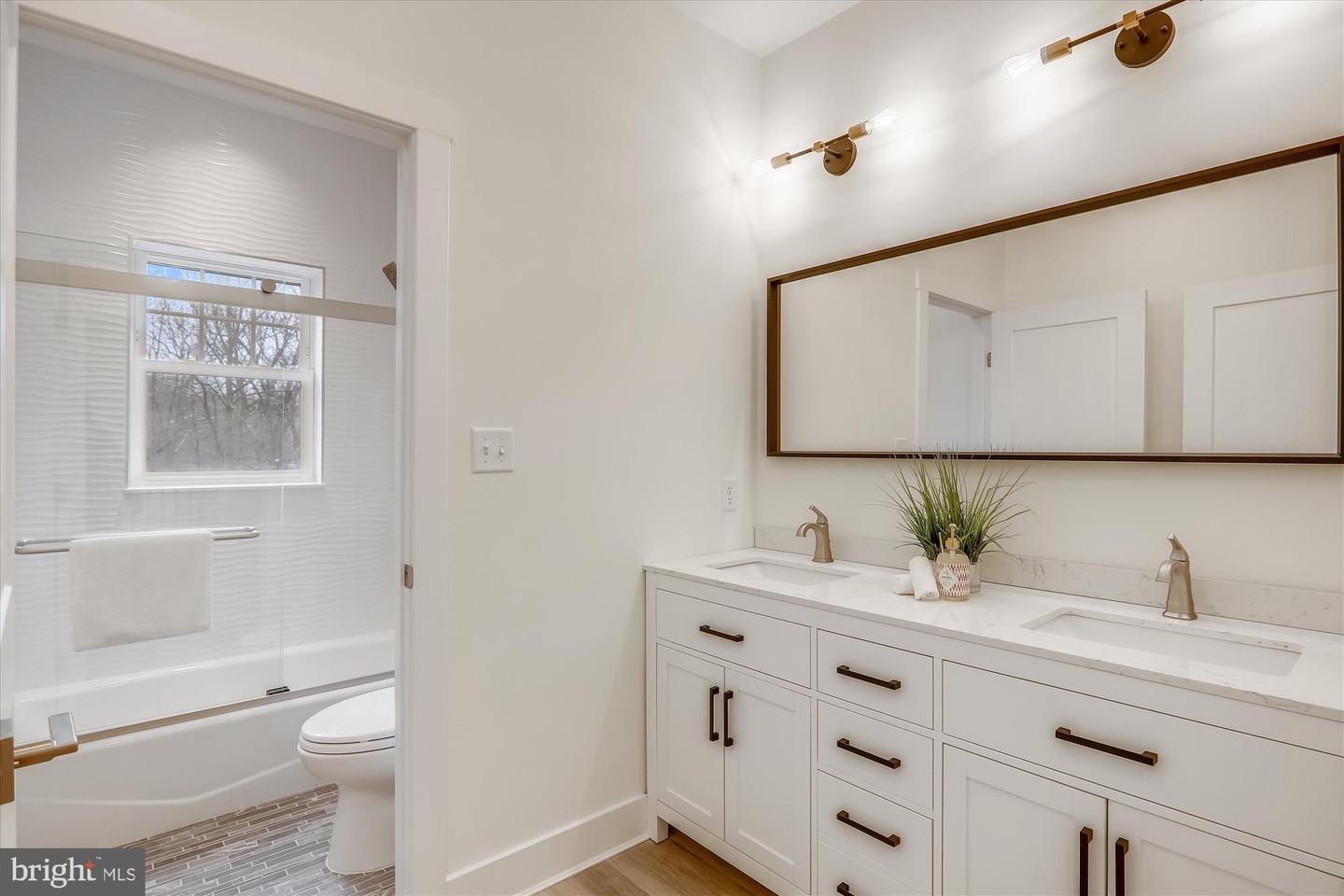 MDMC2249032 Property Photo 42