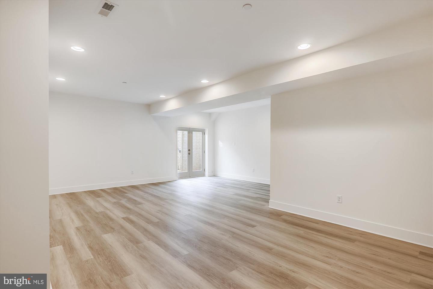 MDMC2249032 Property Photo 55