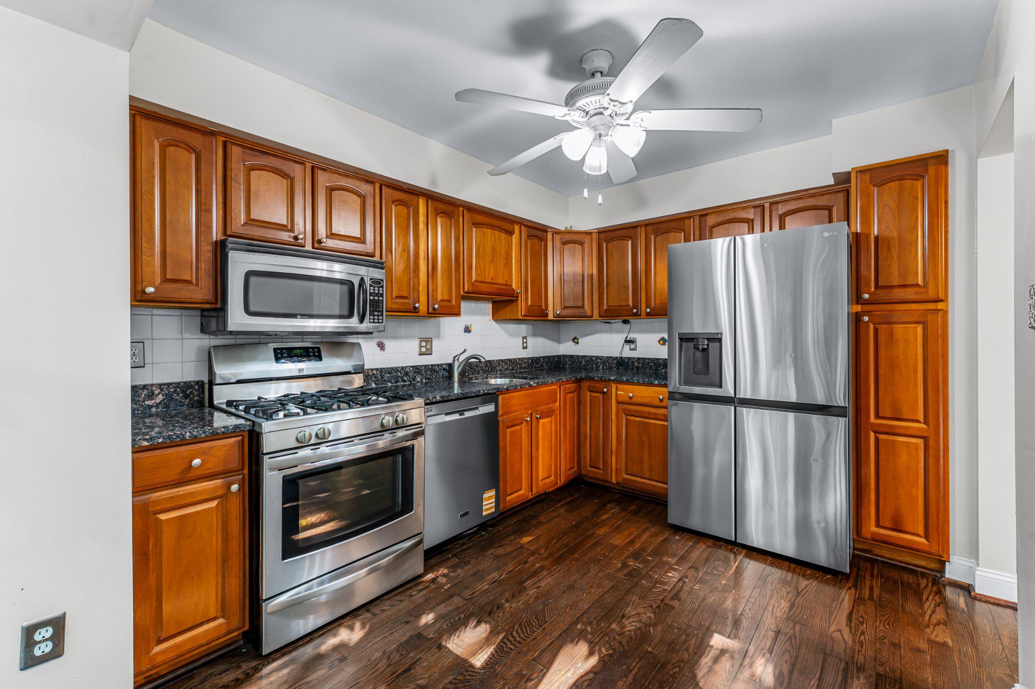12033 Eaglewood Property Photo 7