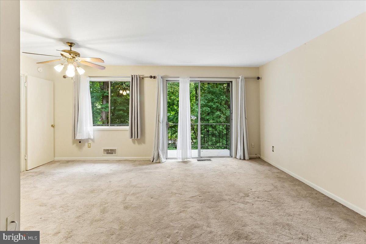 10512 Weymouth St #203 Property Photo 5