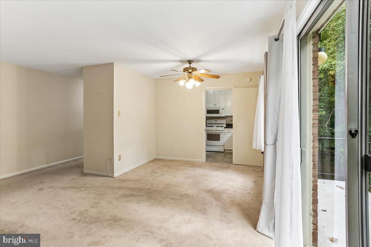 10512 Weymouth St #203 Property Photo 6
