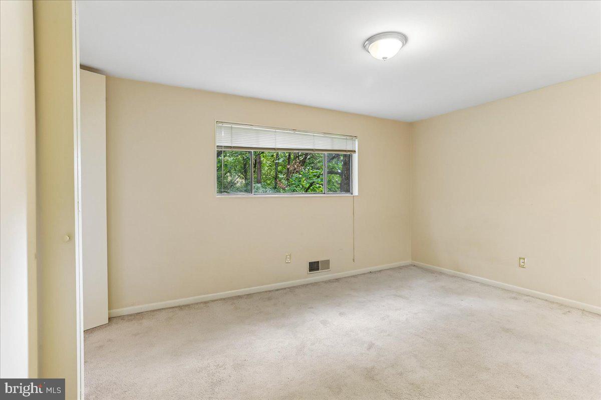 10512 Weymouth St #203 Property Photo 15
