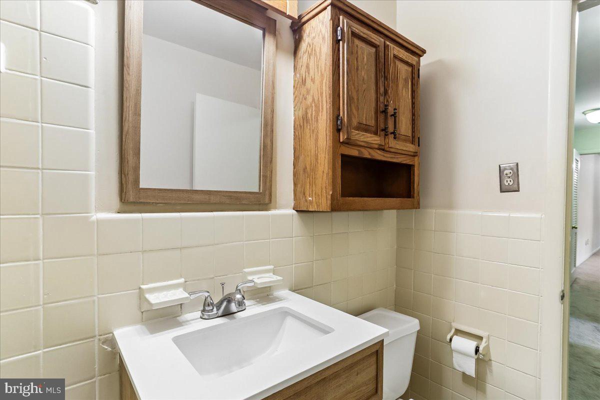 10512 Weymouth St #203 Property Photo 18