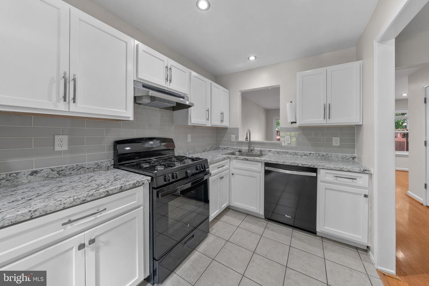 14246 Long Green Dr Property Photo 3